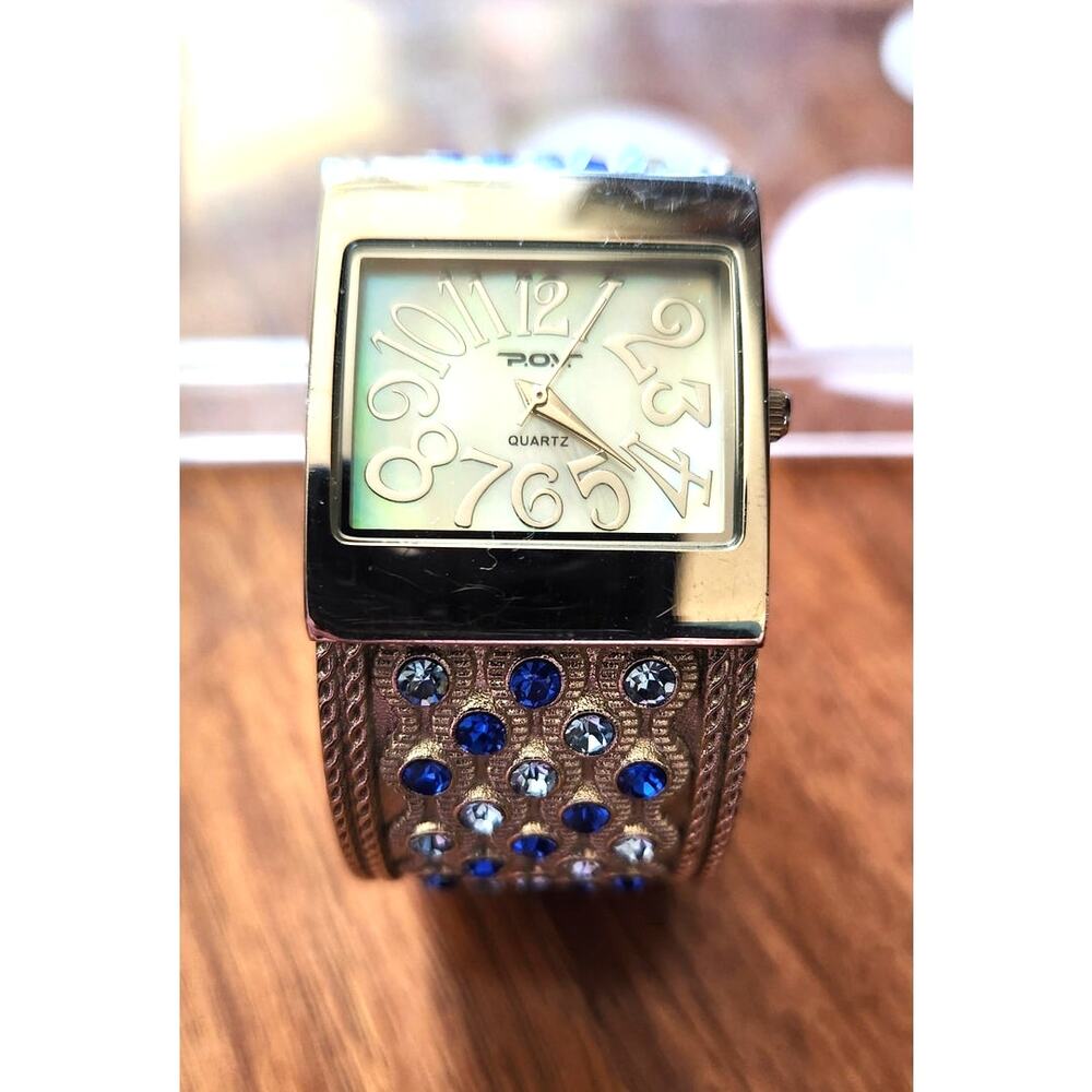 P.O.V vintage faux sapphire blue accents ladies analog wristwatch untested